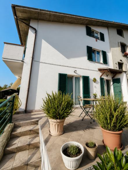 VILLETTA A SCHIERA CENTRO MONSANO - AGENZIA ROSSANA IMMOBILIARE